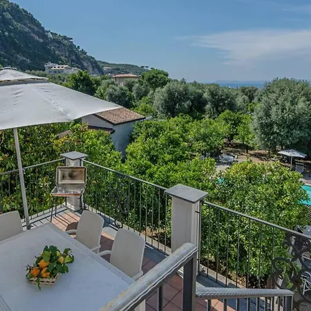 Casa Gege', For Up To 5 Guests, Shared Pool, Center * Península Sorrentina