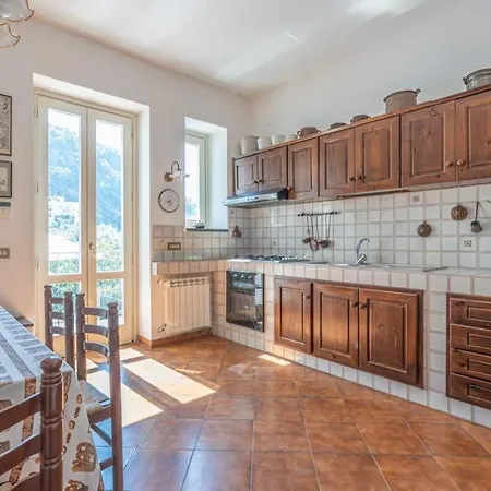 Apartamento Casa Gege', For Up To 5 Guests, Shared Pool, Center *