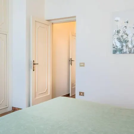 Casa Gege', For Up To 5 Guests, Shared Pool, Center Apartamento